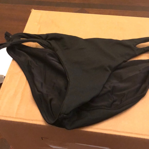 Bathing suit - Picture 3 of 3